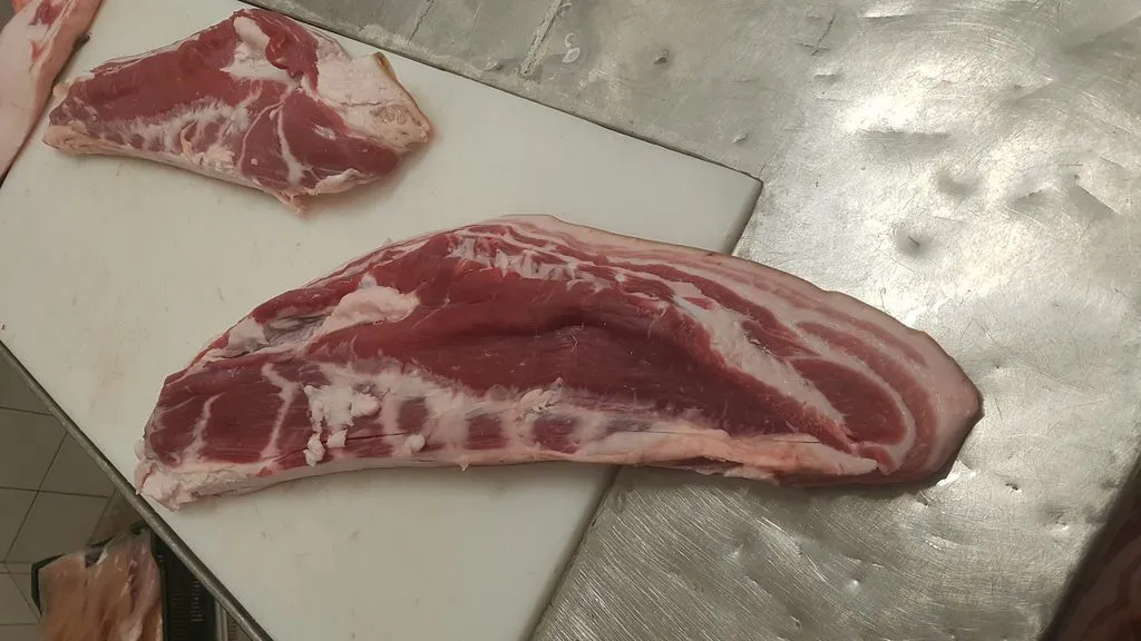 пашина свиная на шкуре. 155 руб/кг в Краснодаре
