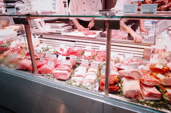 В краснодарском магазине обнаружили мясо неизвестного происхождения