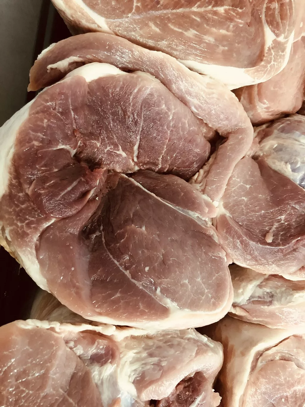 фотография продукта Мясо свинина лопатка б/к охл.